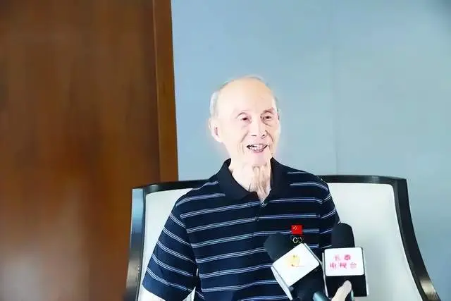 鲜明的立场, 新体育